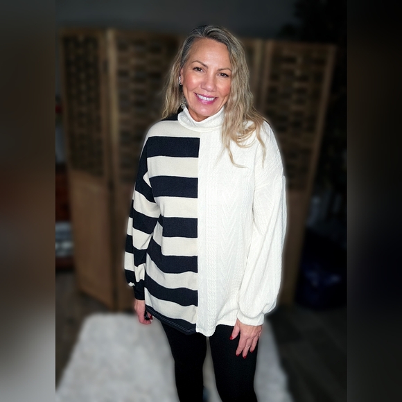 Bibi B&W Colorblock Top - Picture 2 of 3